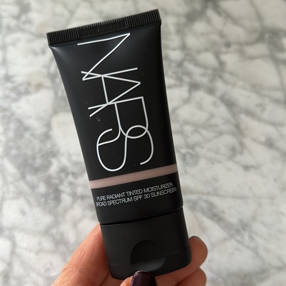 NARS Pure Radiant Tinted Moisturizer spf 30 in Havana - Picture 5 of 5